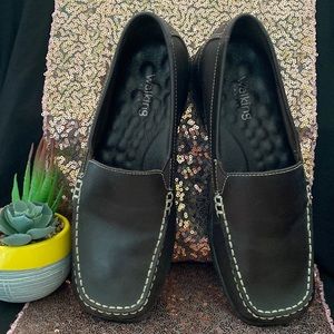 ☁️Comfortable yet stylish loafers by Walking Cradles